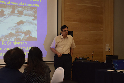 Dr. Srinivasan presents at workshop